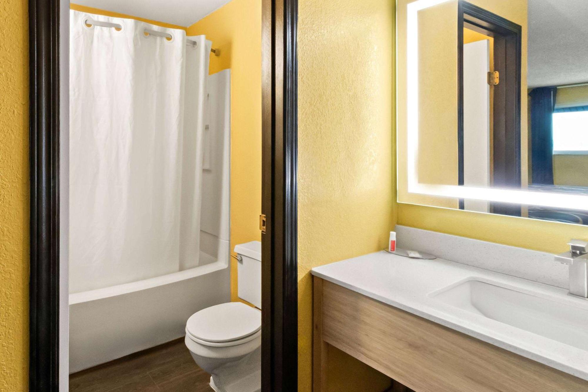 Super 8 By Wyndham Vandalia/dayton International Airport Hotel *