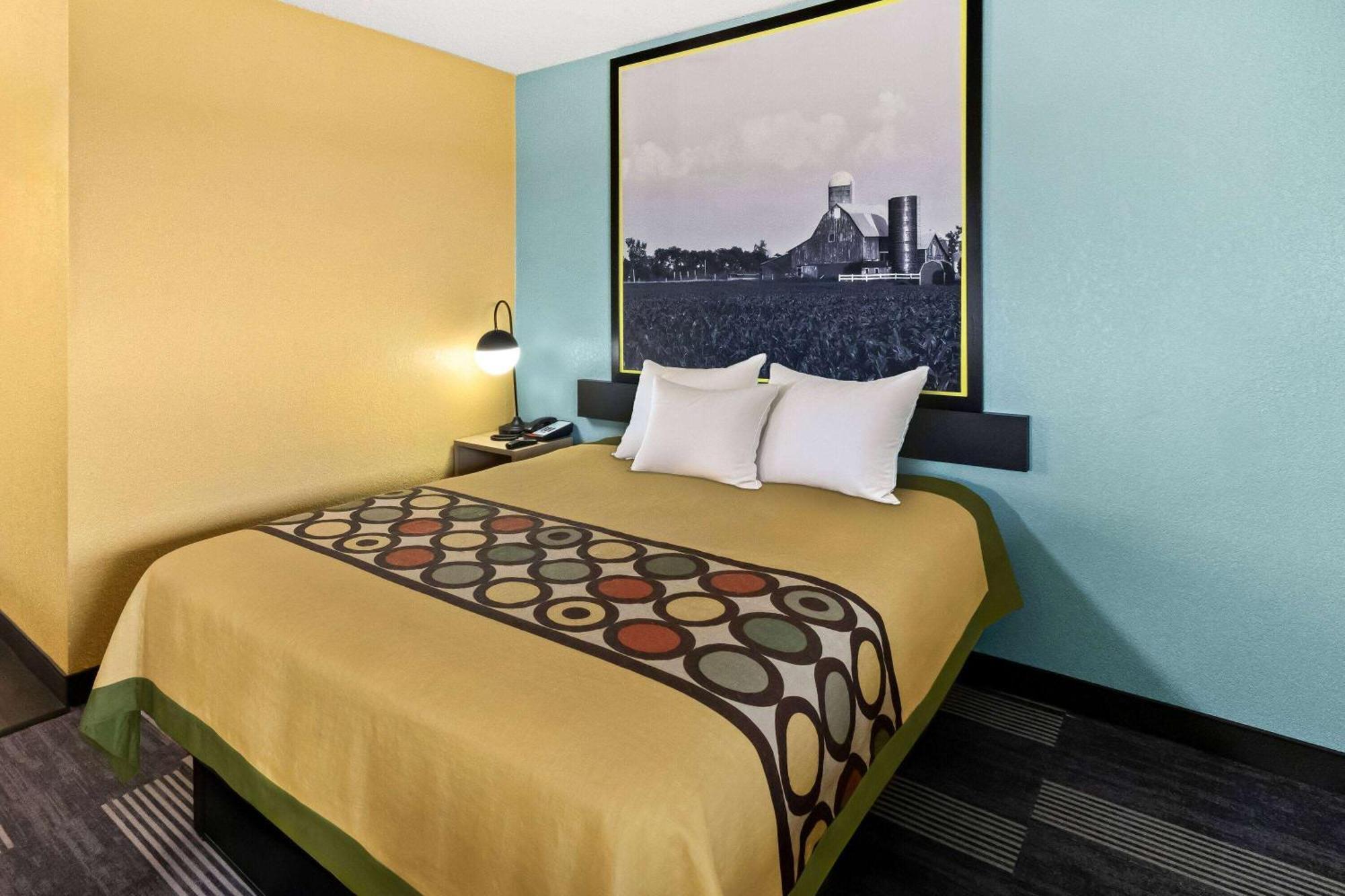 Super 8 By Wyndham Vandalia/dayton International Airport