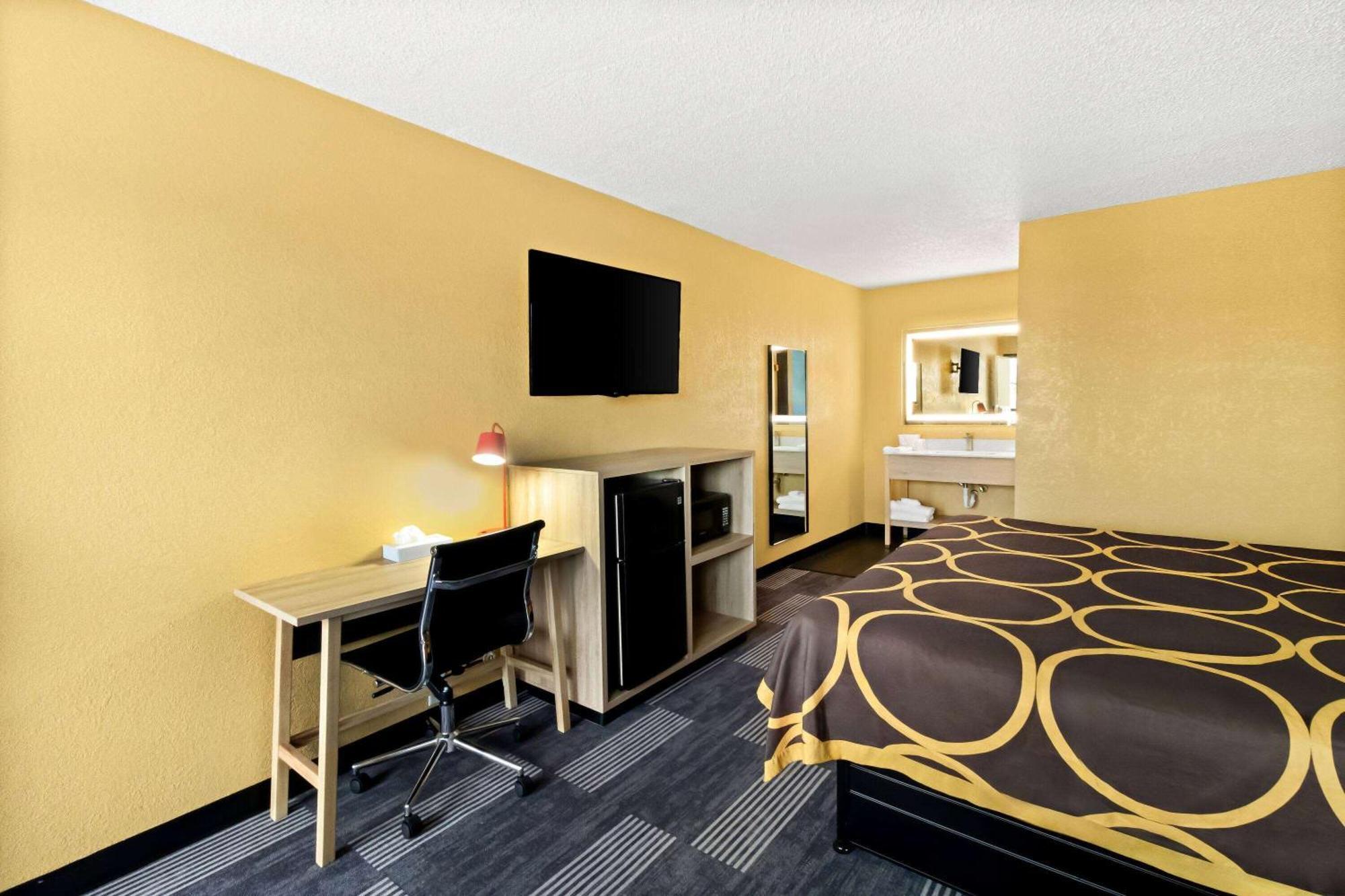 Super 8 By Wyndham Vandalia/dayton International Airport Hotel
