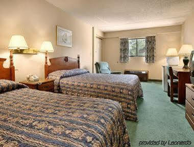 Super 8 By Wyndham Vandalia/dayton International Airport